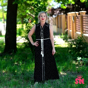 A-vonalú, fekete alapon fehér pöttyös maxi ruha