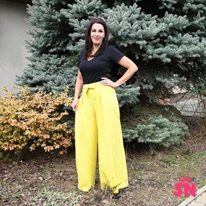 Magas derekú, bő szabású, csíkos nadrág