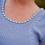 Kép 2/4 - Gyöngy nyakú kötött pulóver